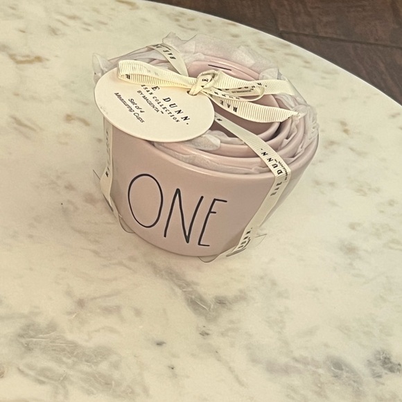 π Rae Dunn light pink measuring cups; set of 4; NWT - Picture 2 of 4